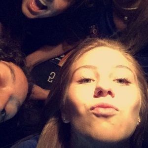 Meet your Posher, Kelli